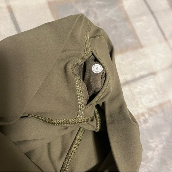 ✨SOLD✨Lululemon Bronze Green Align Leggings Size 6 - Picture 8 of 8